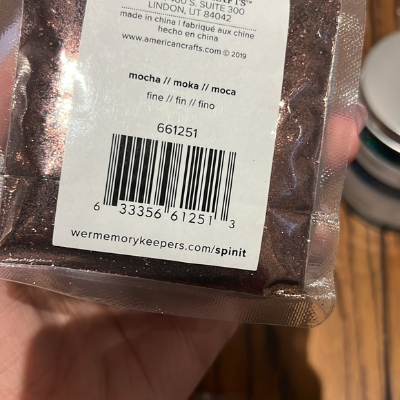 We R Memory Keepers SPIN IT POLYESTER GLITTER 5 NEW 8 used once- 10 oz bags each - Picture 14 of 17